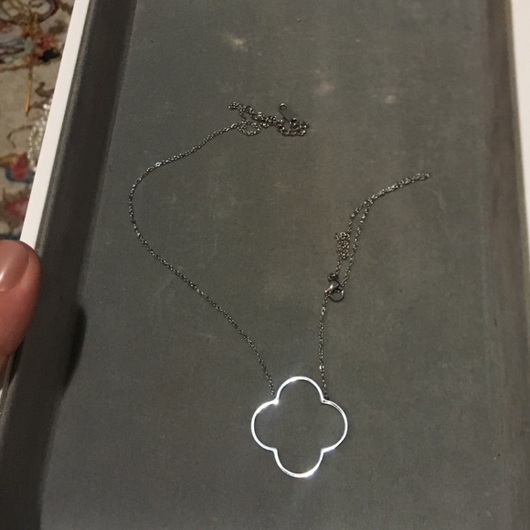 Jewelry - Clover necklace